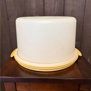 Tupperware Tall Vintage Cake Taker Carrier Keeper Clear/Yellow Gold 10"diameter